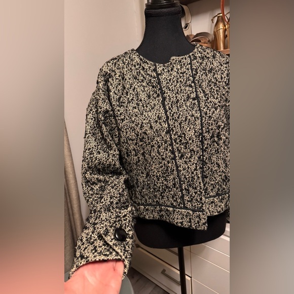 Chic Black and White Textured spring jacket - Picture 4 of 8